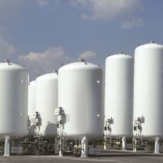 Cryogenic storage tank